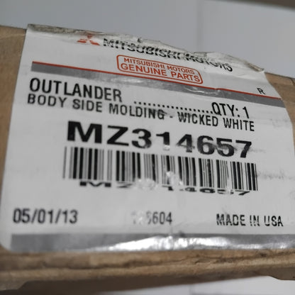 Genuine White Side Moulding - Mitsubishi Outlander III | MZ314657